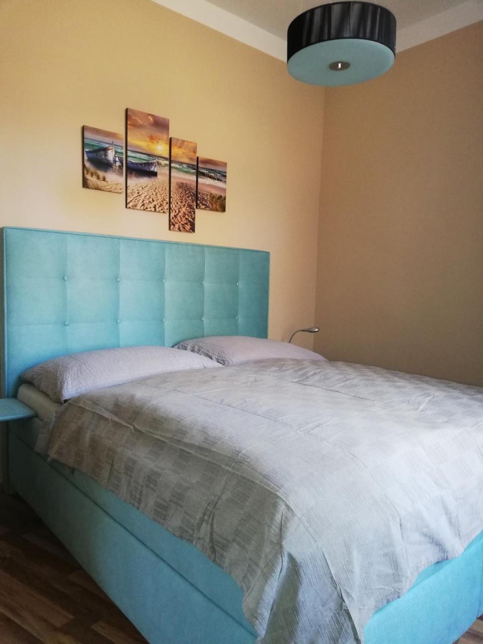 Imperia Appartement Karlsbad Buitenkant foto